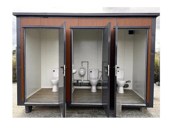 conteneur sanitaire de type pavillon avec triple cabine conteneur sanitaire de type pavillon avec triple cabine